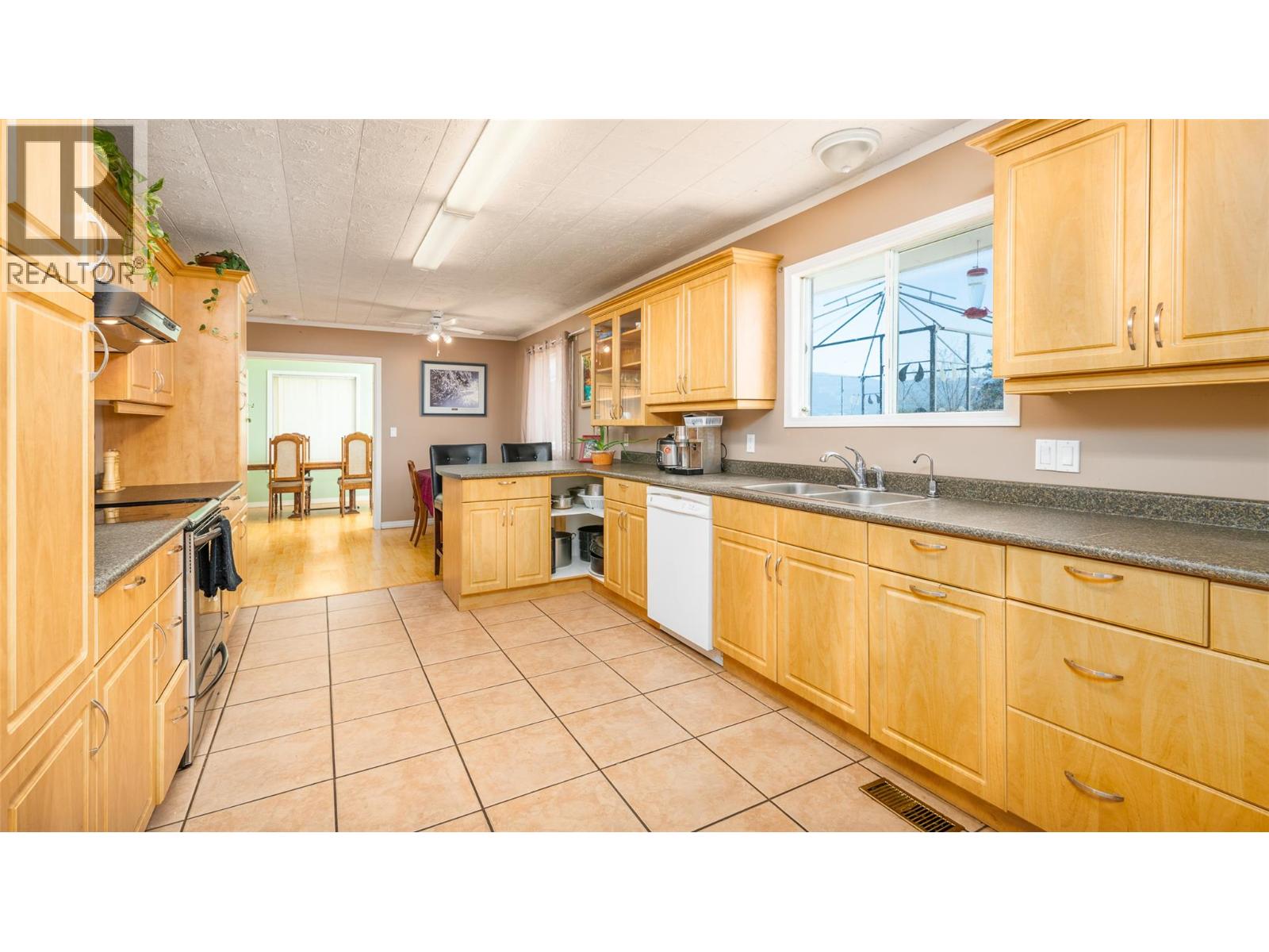 1534 West Creston Road, Creston, British Columbia V0B 1G7 - Photo 5 - 10390698