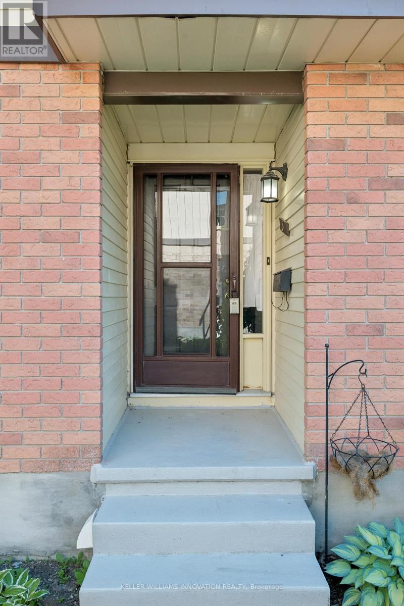 8 - 236 Kingswood Drive, Kitchener, Ontario  N2E 2K2 - Photo 11 - X13433756
