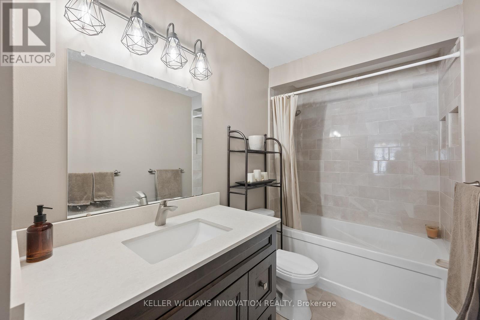 8 - 236 Kingswood Drive, Kitchener, Ontario  N2E 2K2 - Photo 38 - X13433756