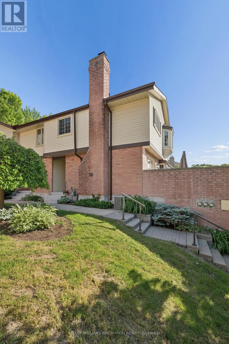 8 - 236 Kingswood Drive, Kitchener, Ontario  N2E 2K2 - Photo 8 - X13433756