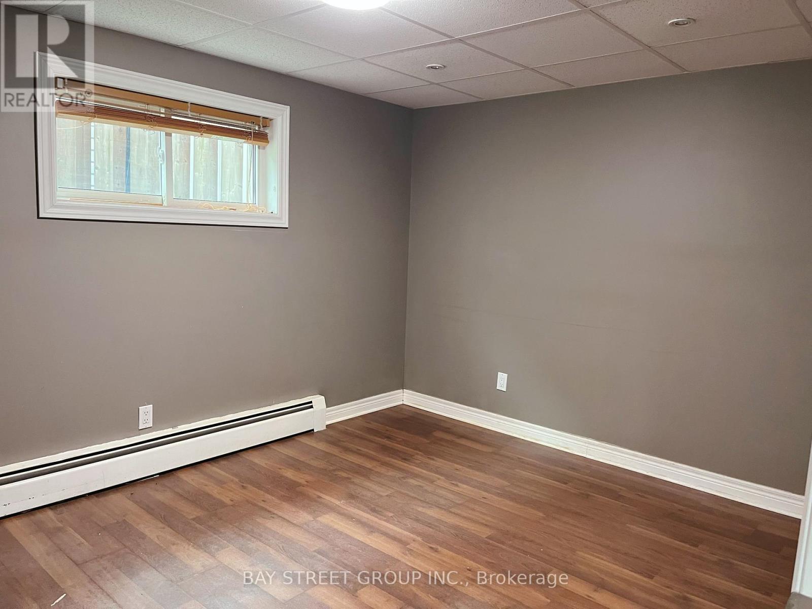 Lower - 106 St Davids Road, St. Catharines, Ontario  L2T 1P9 - Photo 2 - X13434020