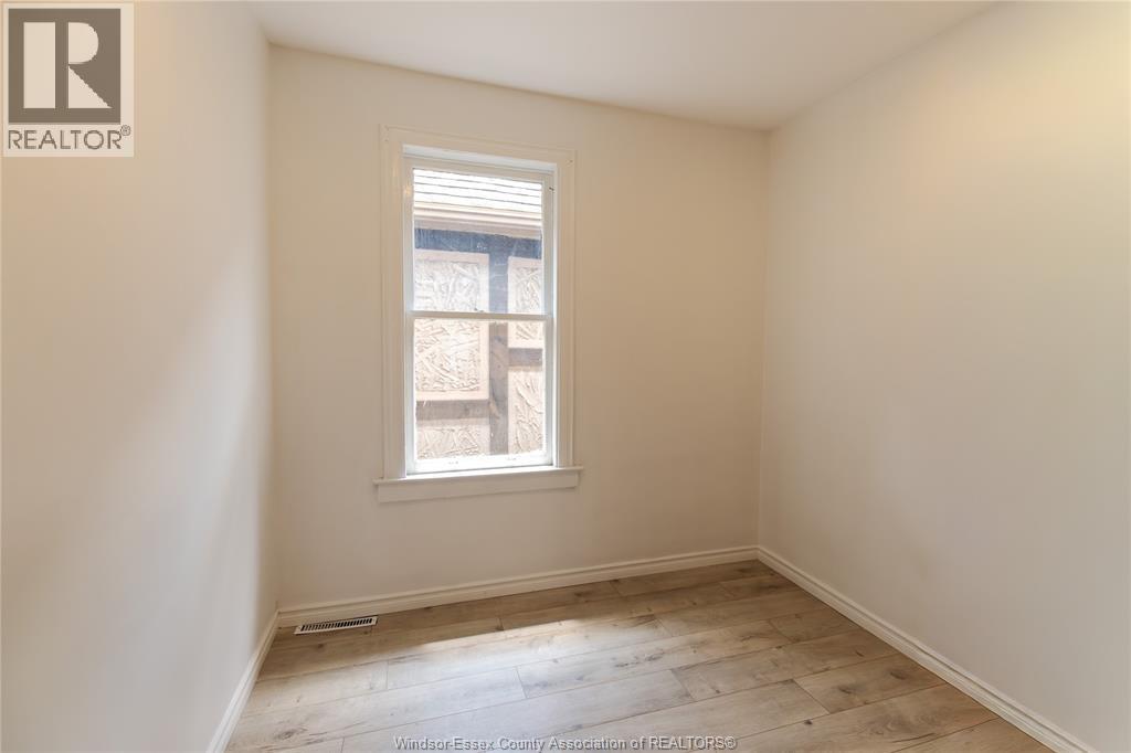 1025 Curry, Windsor, Ontario N9B 2A6 - Photo 10 - 26013880