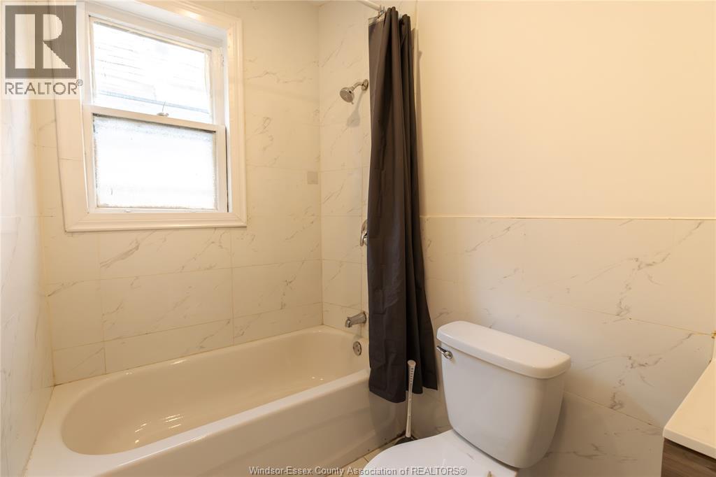 1025 Curry, Windsor, Ontario N9B 2A6 - Photo 12 - 26013880
