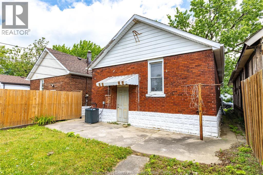1025 Curry, Windsor, Ontario N9B 2A6 - Photo 20 - 26013880