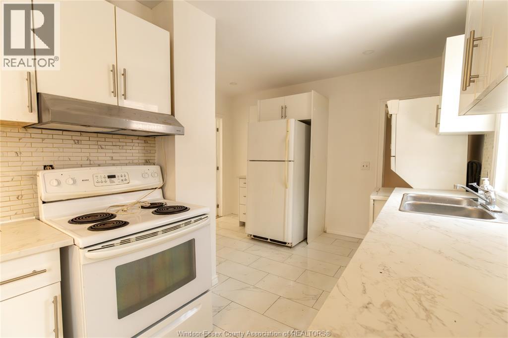 1025 Curry, Windsor, Ontario N9B 2A6 - Photo 6 - 26013880
