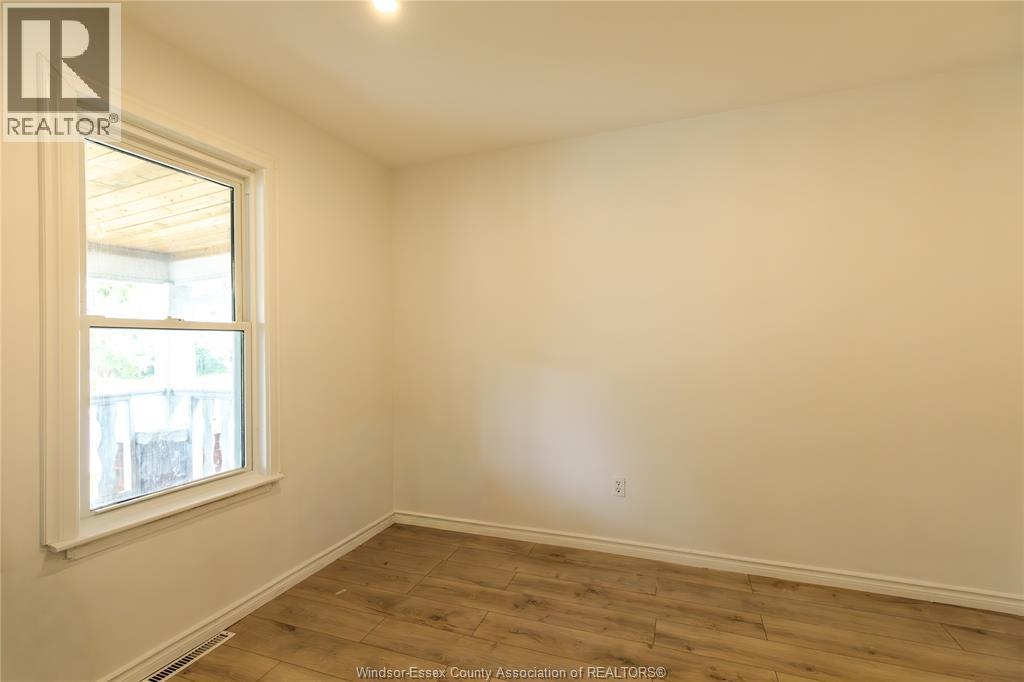 1025 Curry, Windsor, Ontario N9B 2A6 - Photo 8 - 26013880