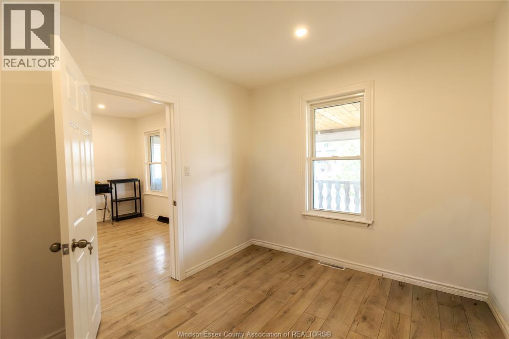 1025 Curry, Windsor, Ontario N9B 2A6 - Photo 9 - 26013880