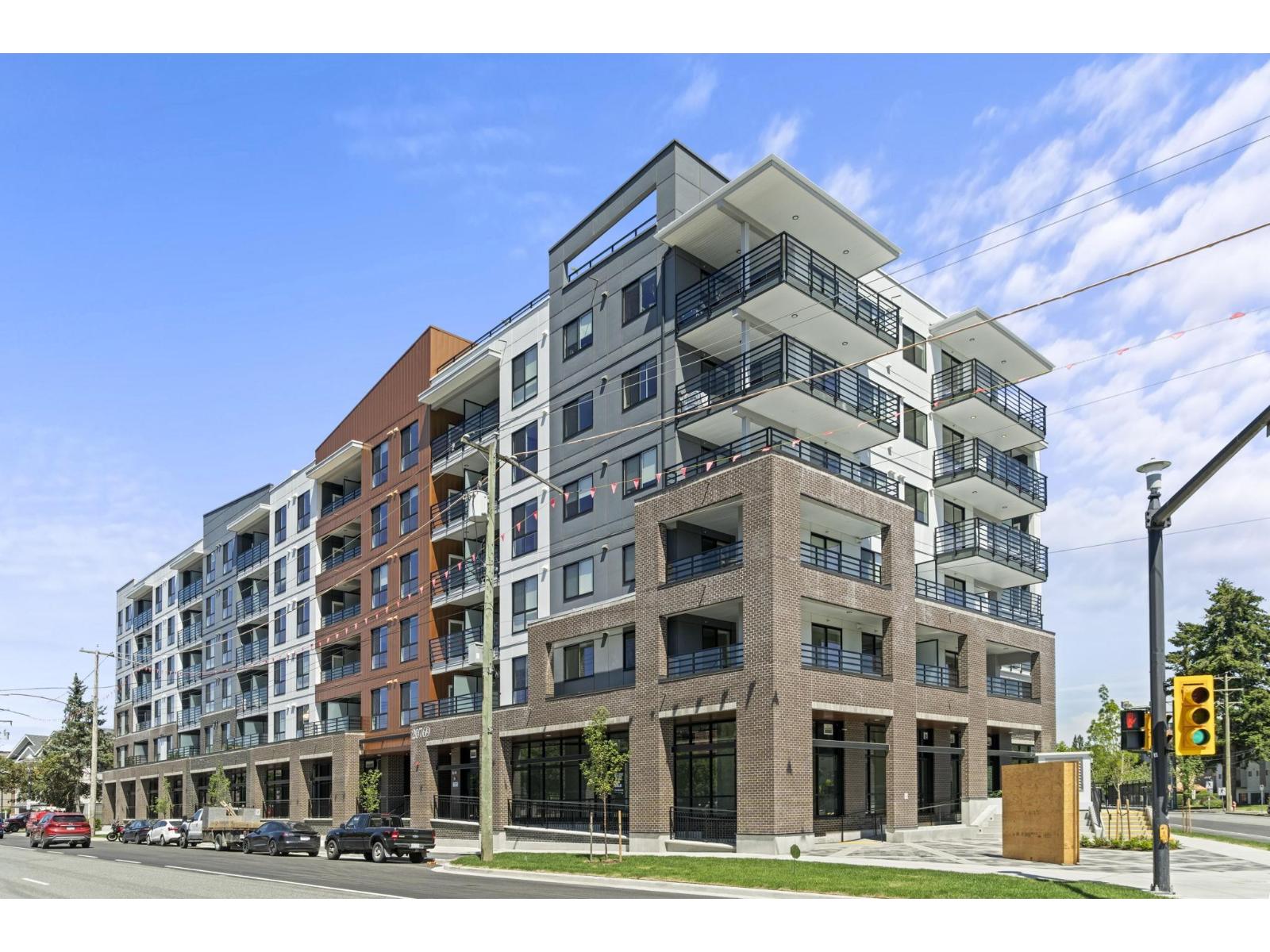 633 20769 FRASER HIGHWAY