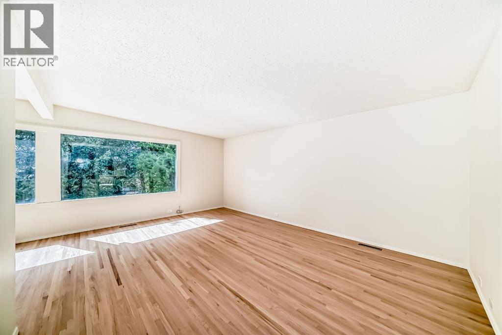 3415 Benton Drive Nw, Calgary, Alberta  T2L 1W7 - Photo 5 - A2305111