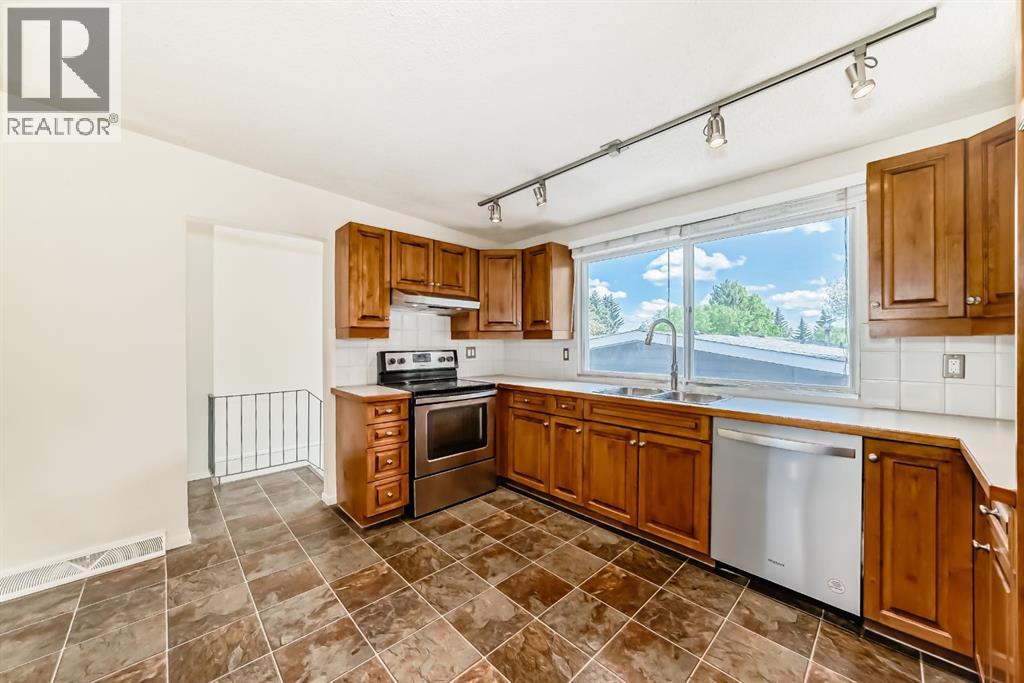 3415 Benton Drive Nw, Calgary, Alberta  T2L 1W7 - Photo 16 - A2305111