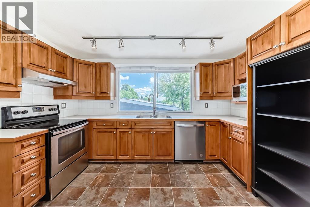 3415 Benton Drive Nw, Calgary, Alberta  T2L 1W7 - Photo 12 - A2305111