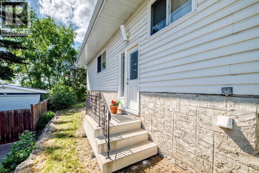 3415 Benton Drive Nw, Calgary, Alberta  T2L 1W7 - Photo 33 - A2305111