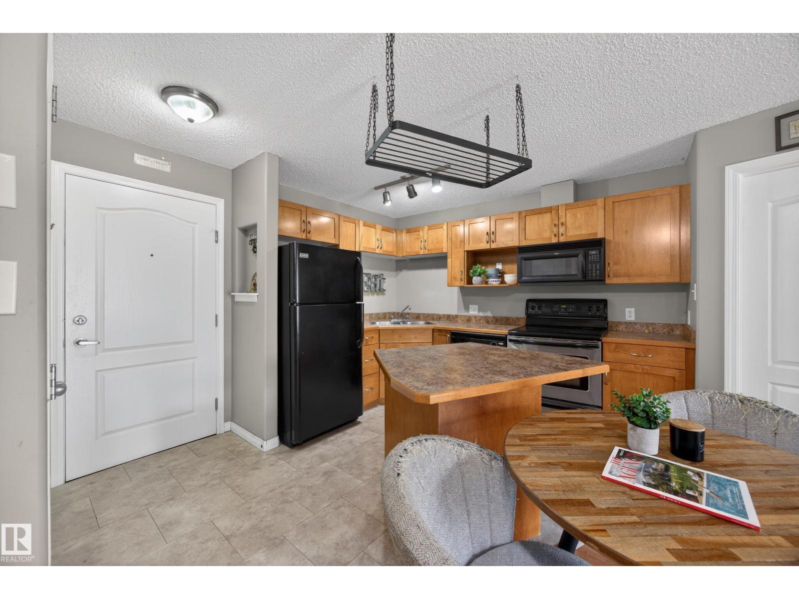 #111 3425 19 NW, Edmonton, Alberta