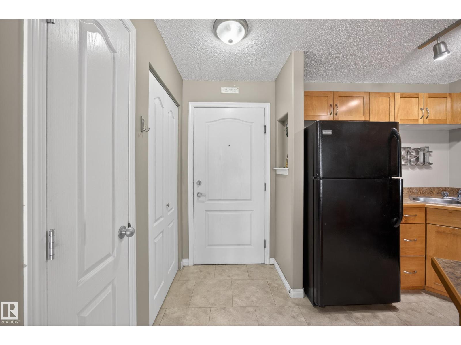 #111 3425 19 Nw, Edmonton, Alberta  T6T 2B5 - Photo 2 - E4493154