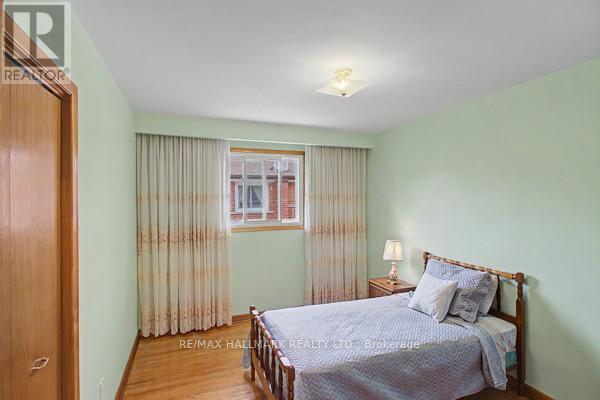 17 Chalet Road, Toronto, Ontario  M2J 3V3 - Photo 11 - C13434008