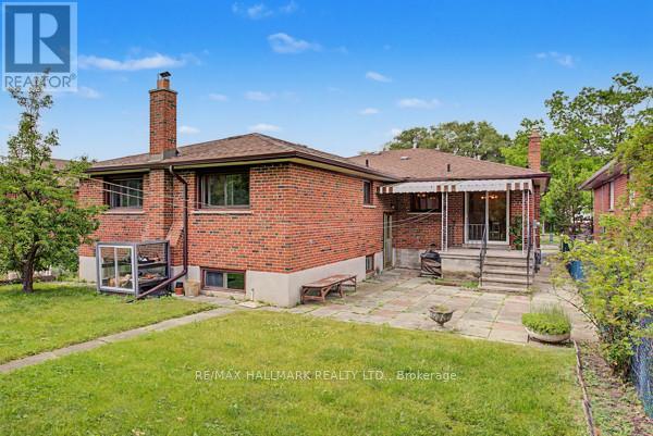 17 Chalet Road, Toronto, Ontario  M2J 3V3 - Photo 3 - C13434008
