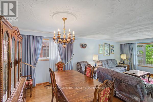 17 Chalet Road, Toronto, Ontario  M2J 3V3 - Photo 5 - C13434008