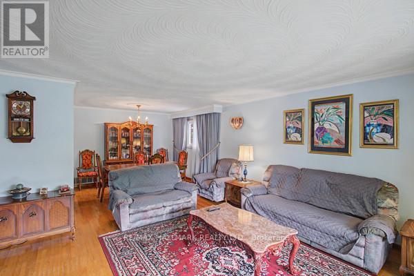 17 Chalet Road, Toronto, Ontario  M2J 3V3 - Photo 6 - C13434008