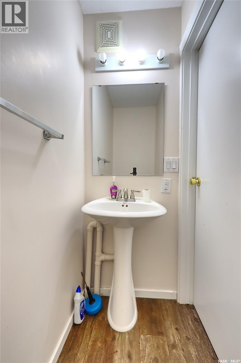 4160 Castle Road, Regina, Saskatchewan  S4S 6A4 - Photo 12 - SK031737