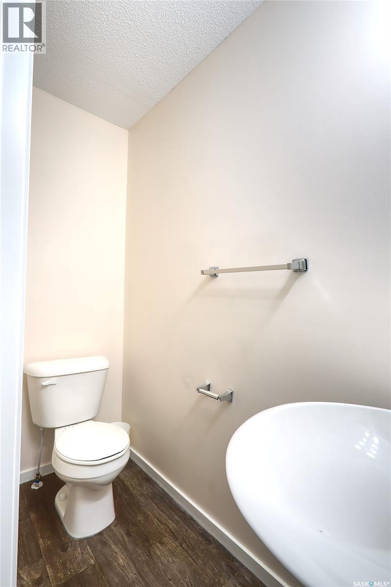 4160 Castle Road, Regina, Saskatchewan  S4S 6A4 - Photo 11 - SK031737