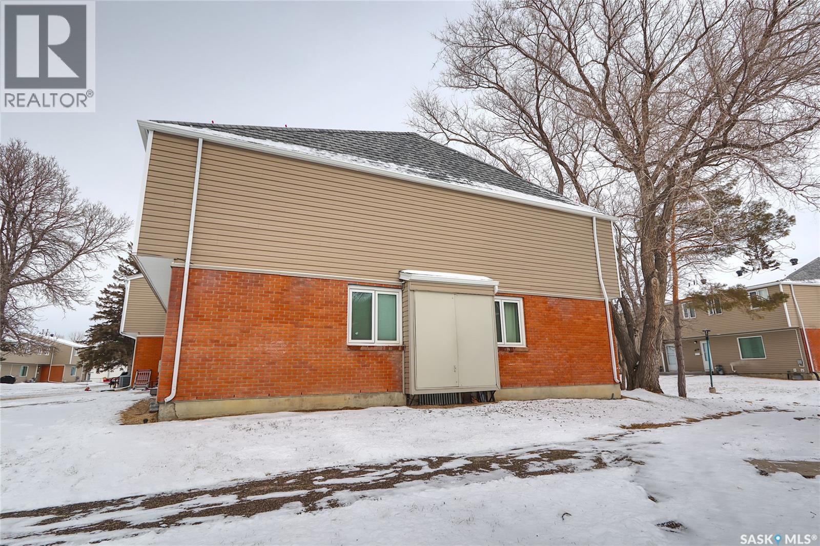 4160 Castle Road, Regina, Saskatchewan  S4S 6A4 - Photo 4 - SK031737