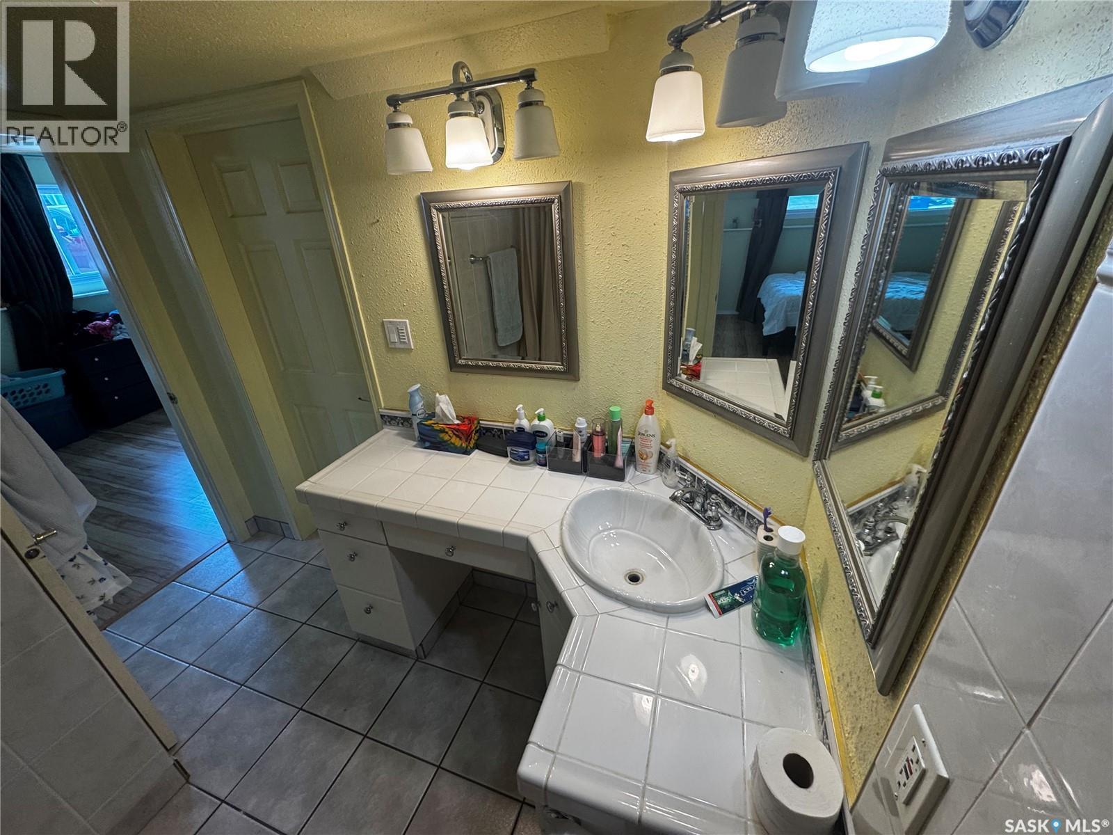 233 Lochrie Crescent, Saskatoon, Saskatchewan  S7M 5E3 - Photo 19 - SK039044