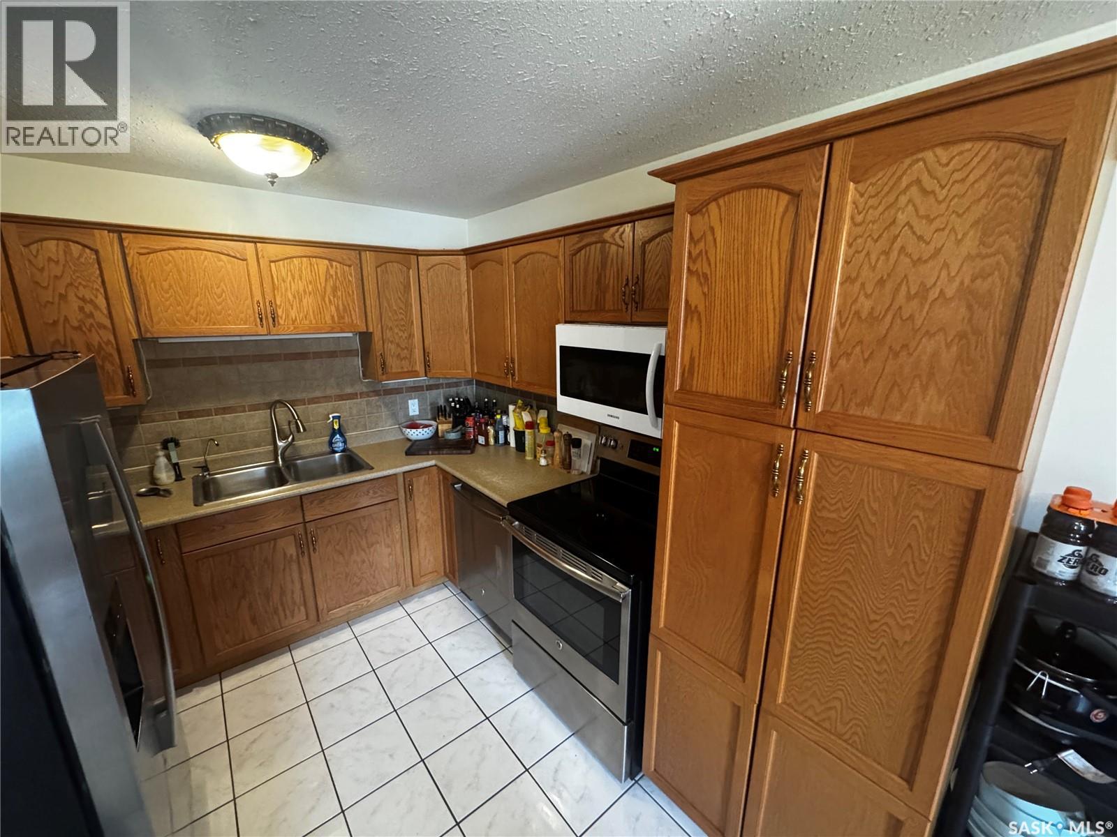 233 Lochrie Crescent, Saskatoon, Saskatchewan  S7M 5E3 - Photo 7 - SK039044