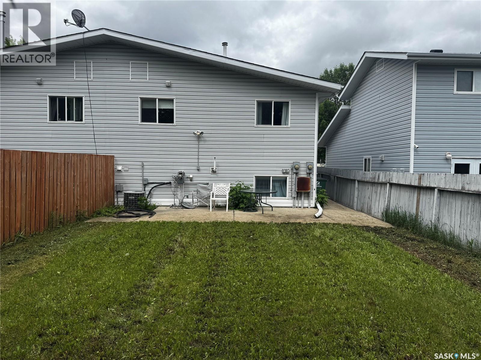 233 Lochrie Crescent, Saskatoon, Saskatchewan  S7M 5E3 - Photo 5 - SK039044