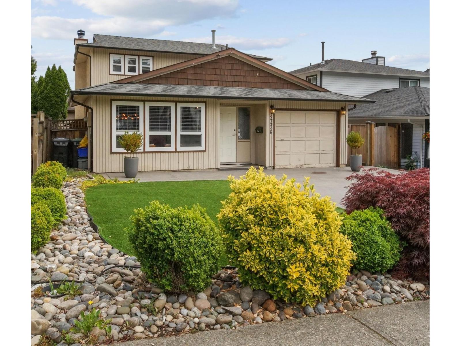 2426 WAYBURNE CRESCENT