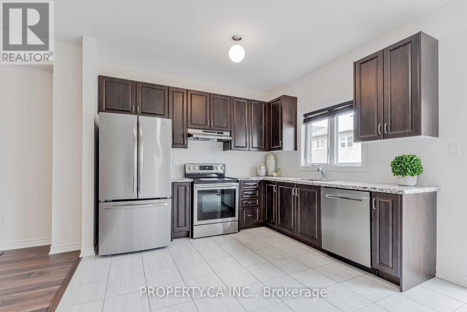 1277 Peelar Crescent, Innisfil (Lefroy), Ontario L0L 1W0 - Photo 11 - N13433916