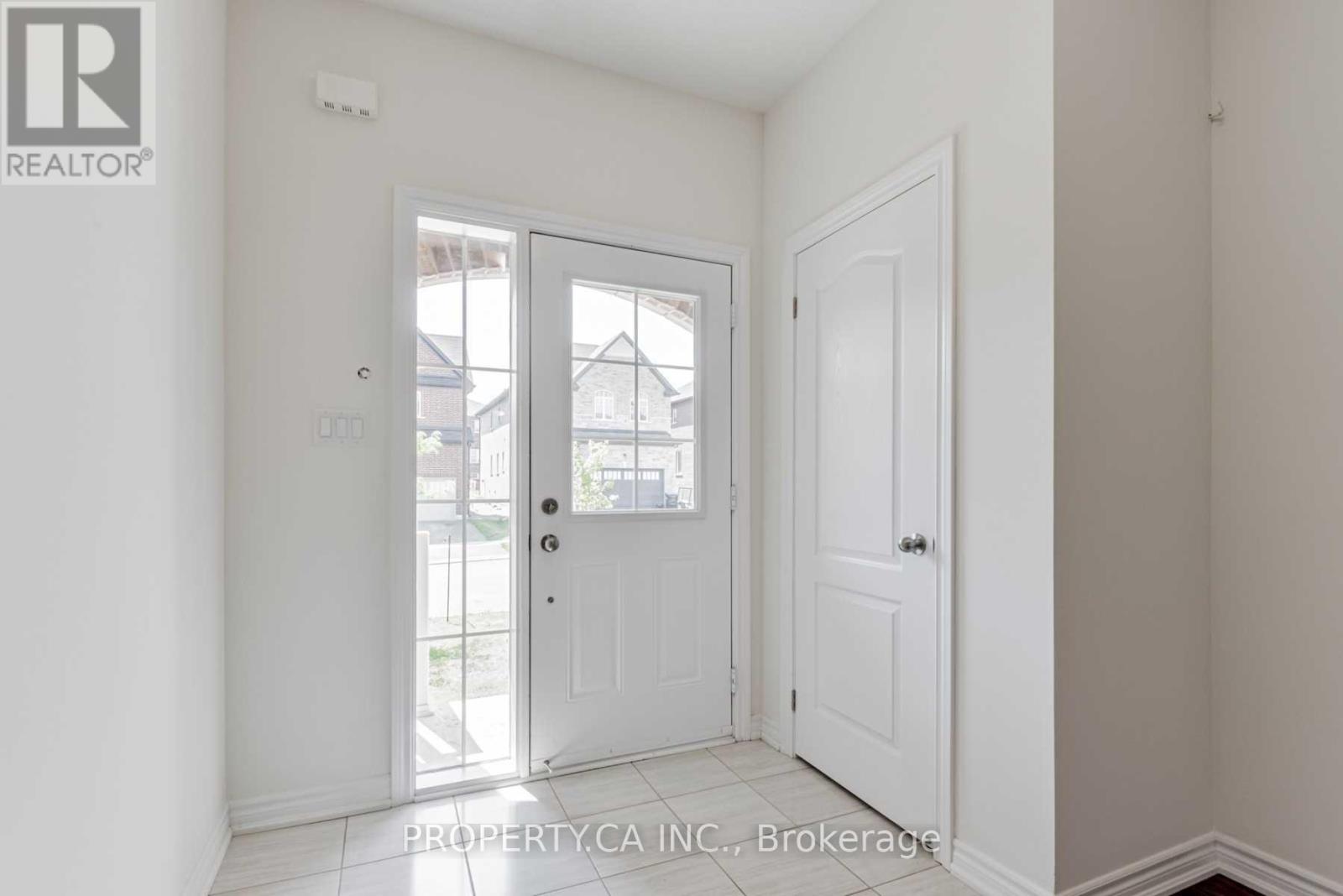 1277 Peelar Crescent, Innisfil (Lefroy), Ontario L0L 1W0 - Photo 3 - N13433916