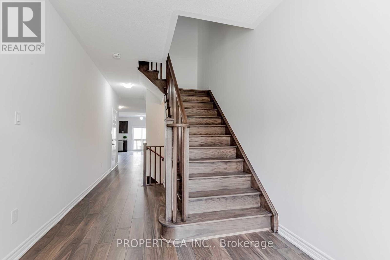 1277 Peelar Crescent, Innisfil (Lefroy), Ontario L0L 1W0 - Photo 4 - N13433916
