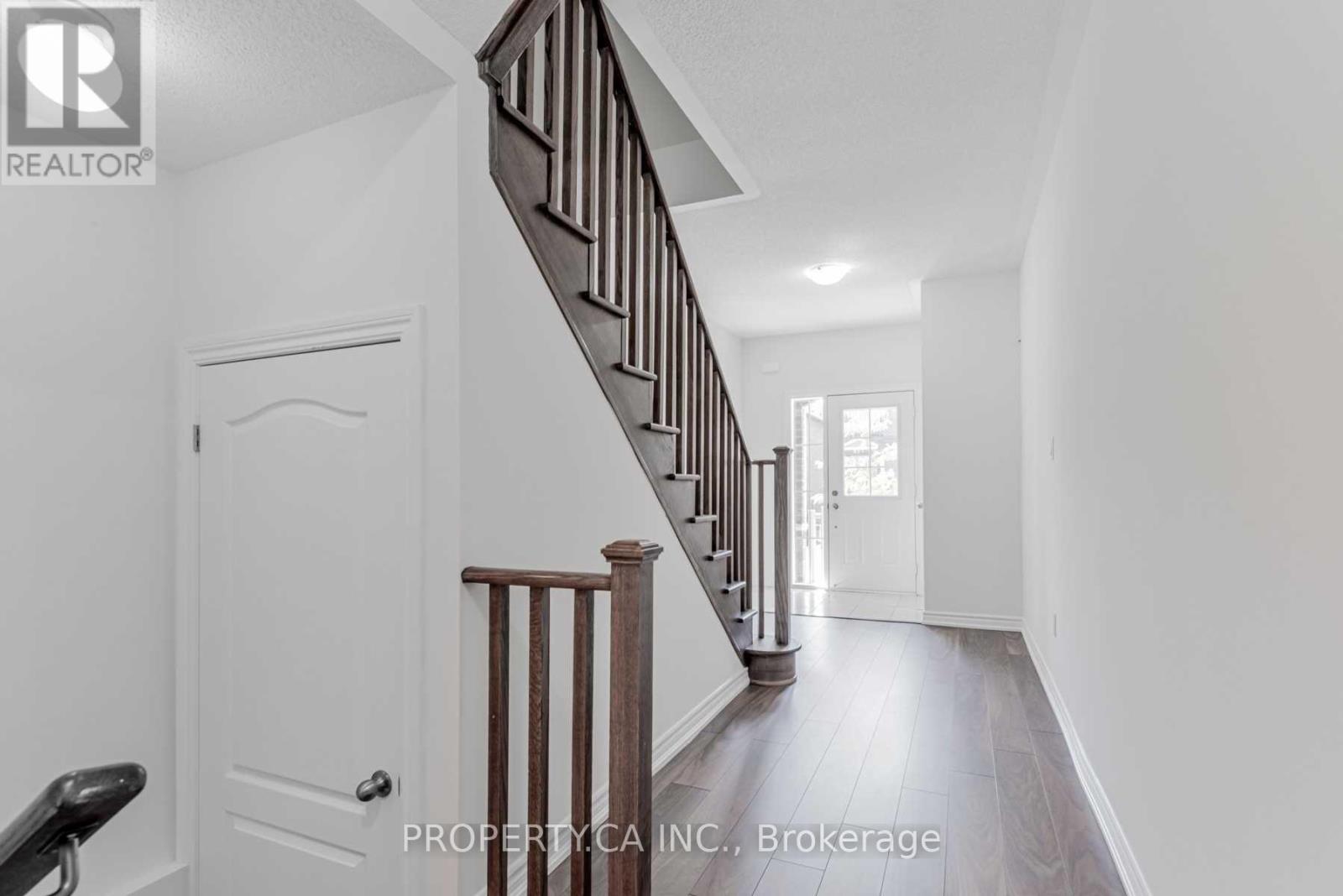 1277 Peelar Crescent, Innisfil (Lefroy), Ontario L0L 1W0 - Photo 5 - N13433916