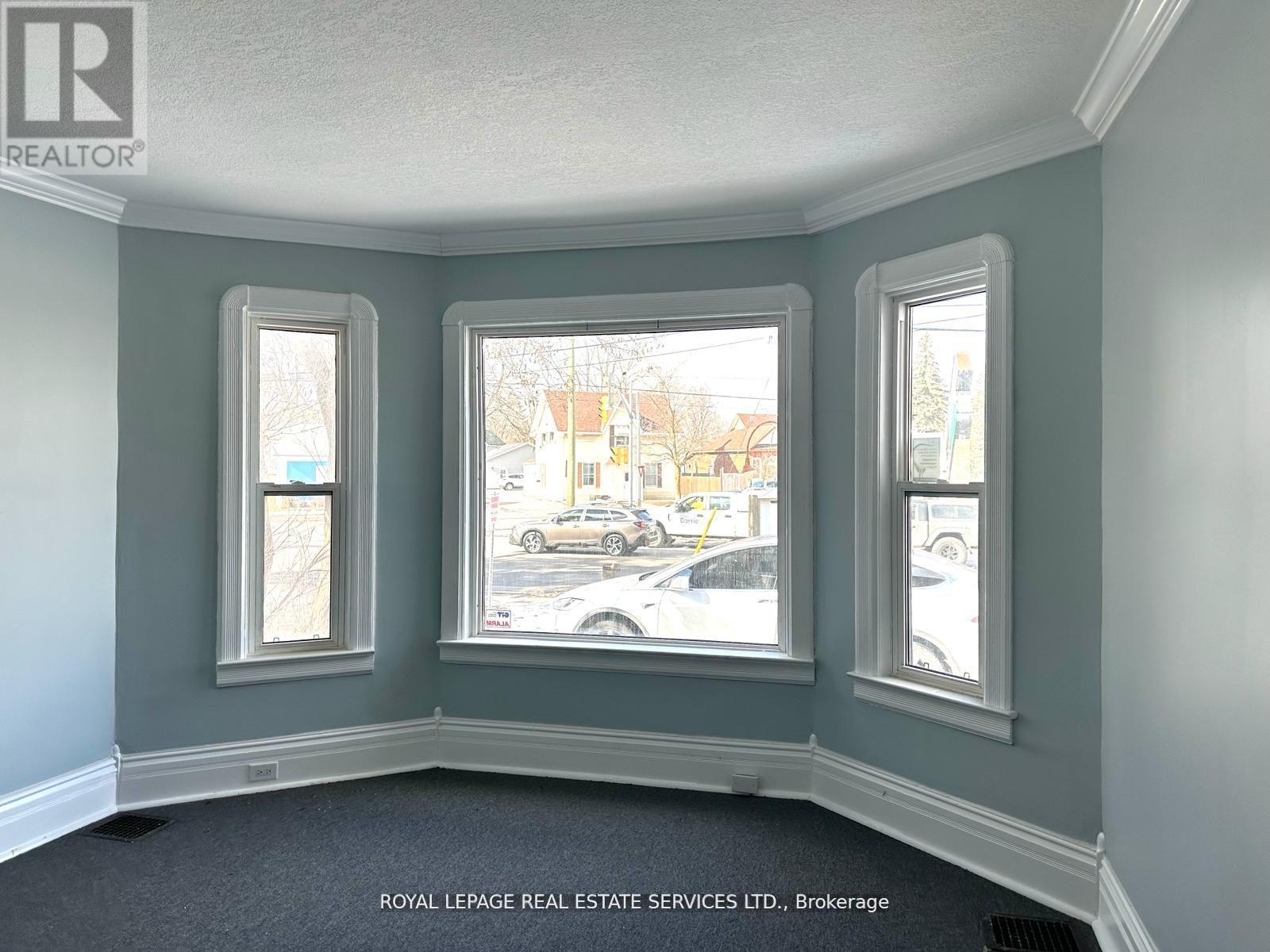Main Floor - 100 Essa Road, Barrie (Allandale Centre), Ontario  L4N 3K7 - Photo 9 - S13433994