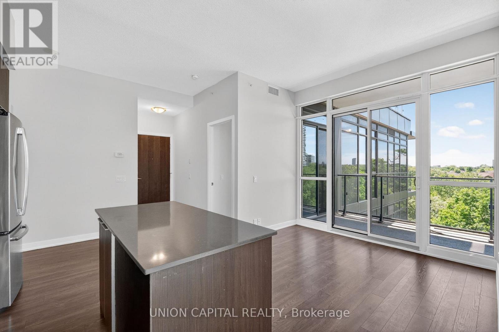 714 - 10 Parklawn Road, Toronto, Ontario  M8V 0H9 - Photo 7 - W13434140