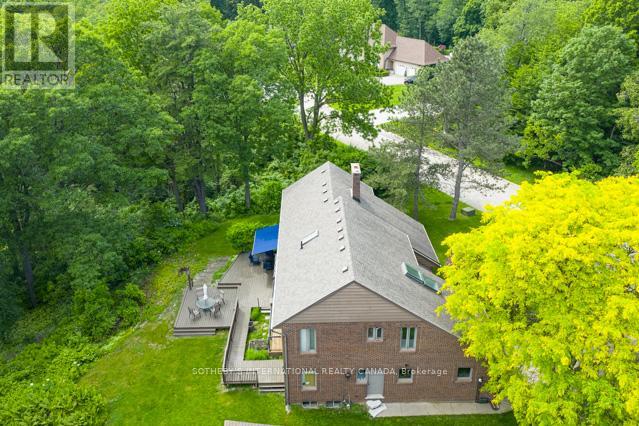20 Ridgeview Court, Hamilton, Ontario  L9G 3X9 - Photo 3 - X13433950