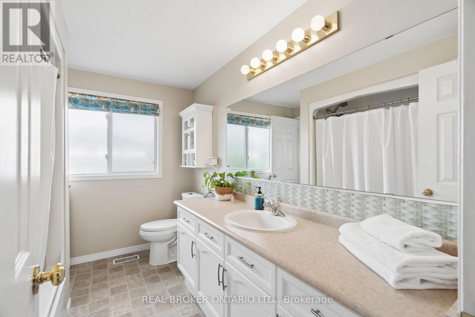 22 Sandcreek Lane, Guelph, Ontario  N1E 7K9 - Photo 18 - X13434000