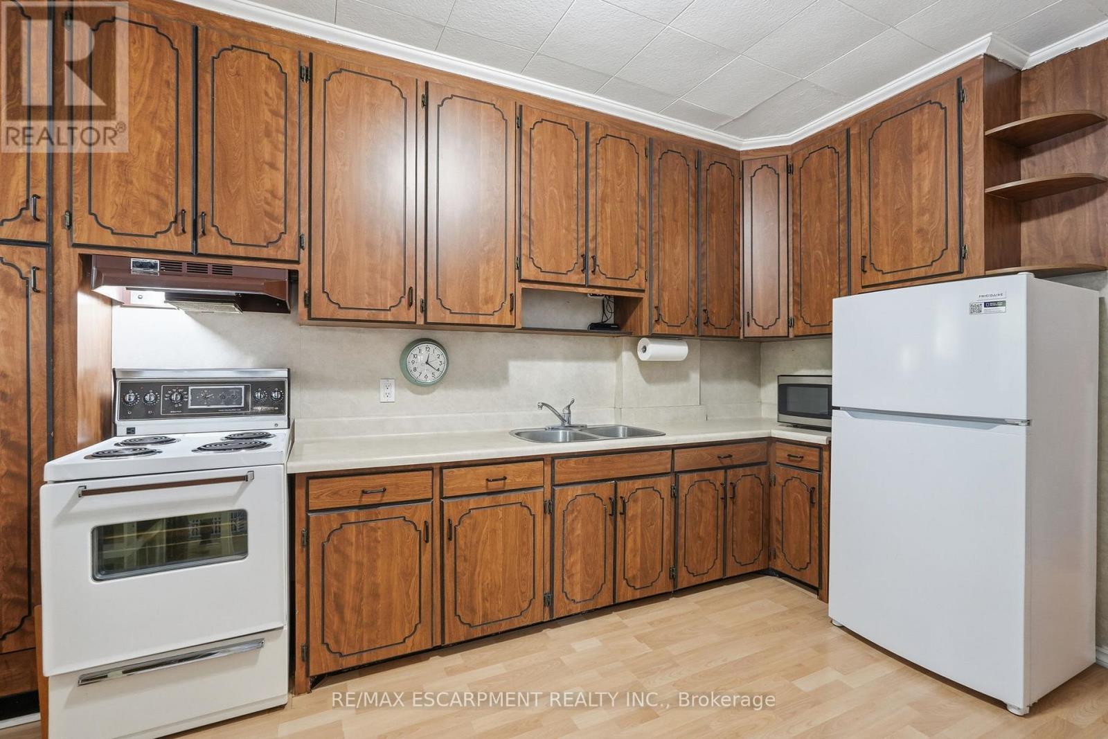 16 Connaught Avenue N, Hamilton, Ontario L8L 6Y7 - Photo 22 - X13434032
