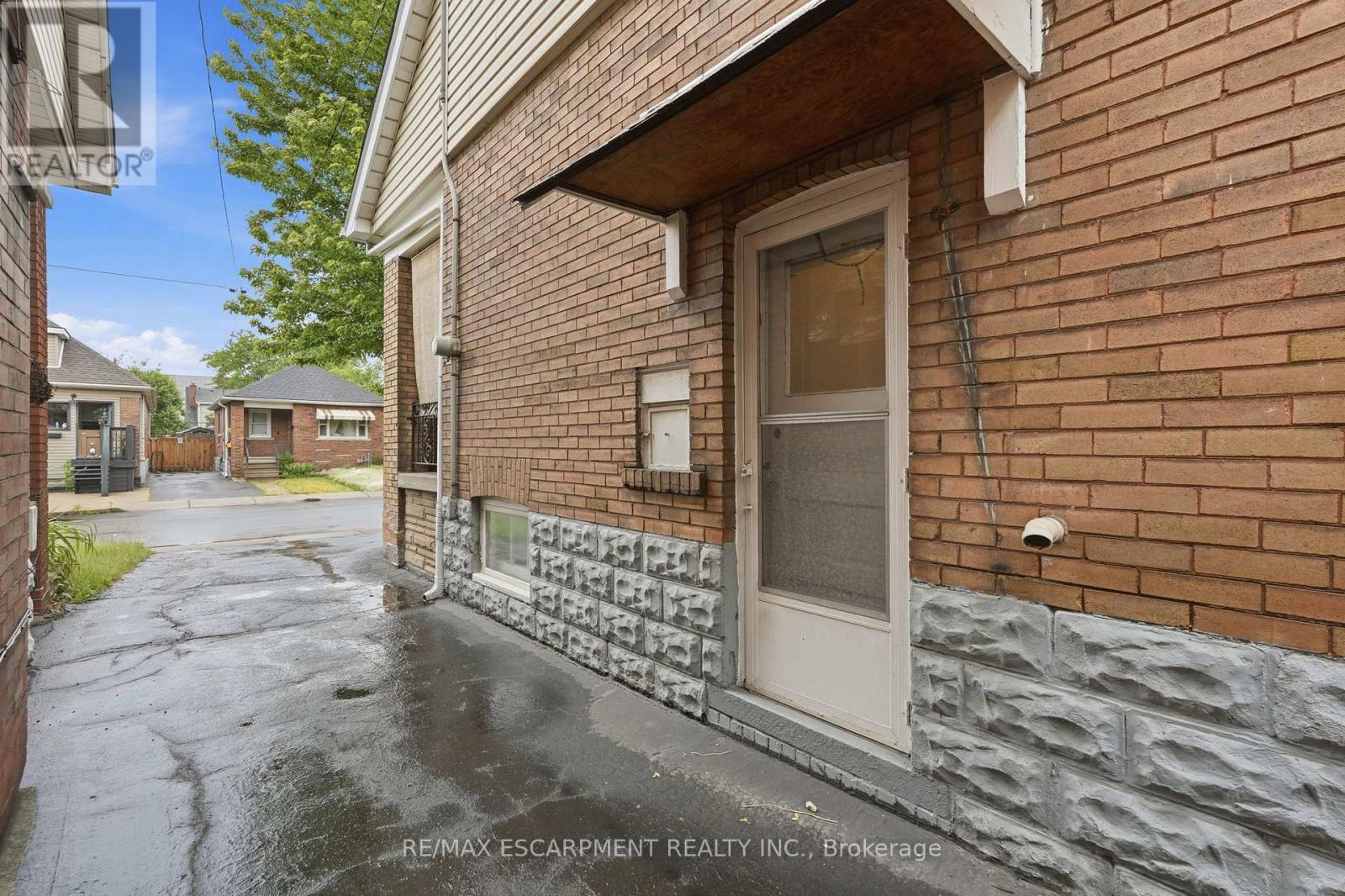 16 Connaught Avenue N, Hamilton, Ontario L8L 6Y7 - Photo 39 - X13434032