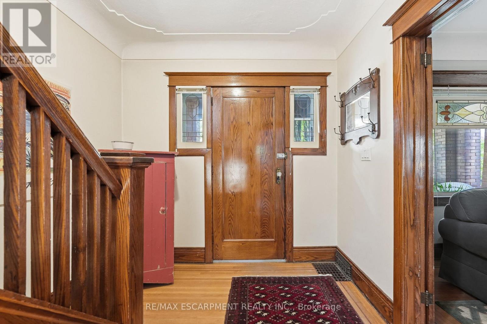 16 Connaught Avenue N, Hamilton, Ontario L8L 6Y7 - Photo 8 - X13434032
