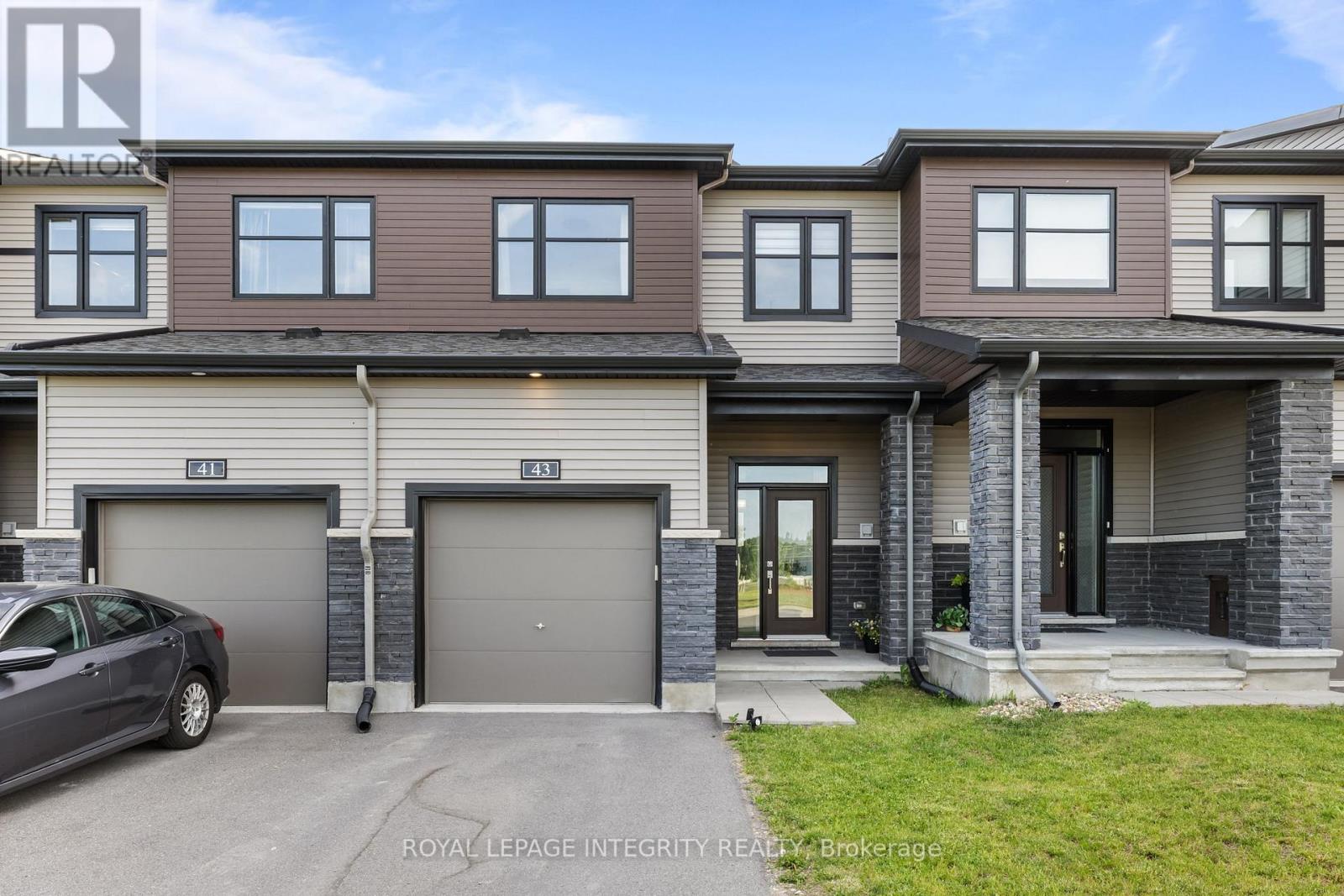 43 FINGLAS COURT, Ottawa, Ontario