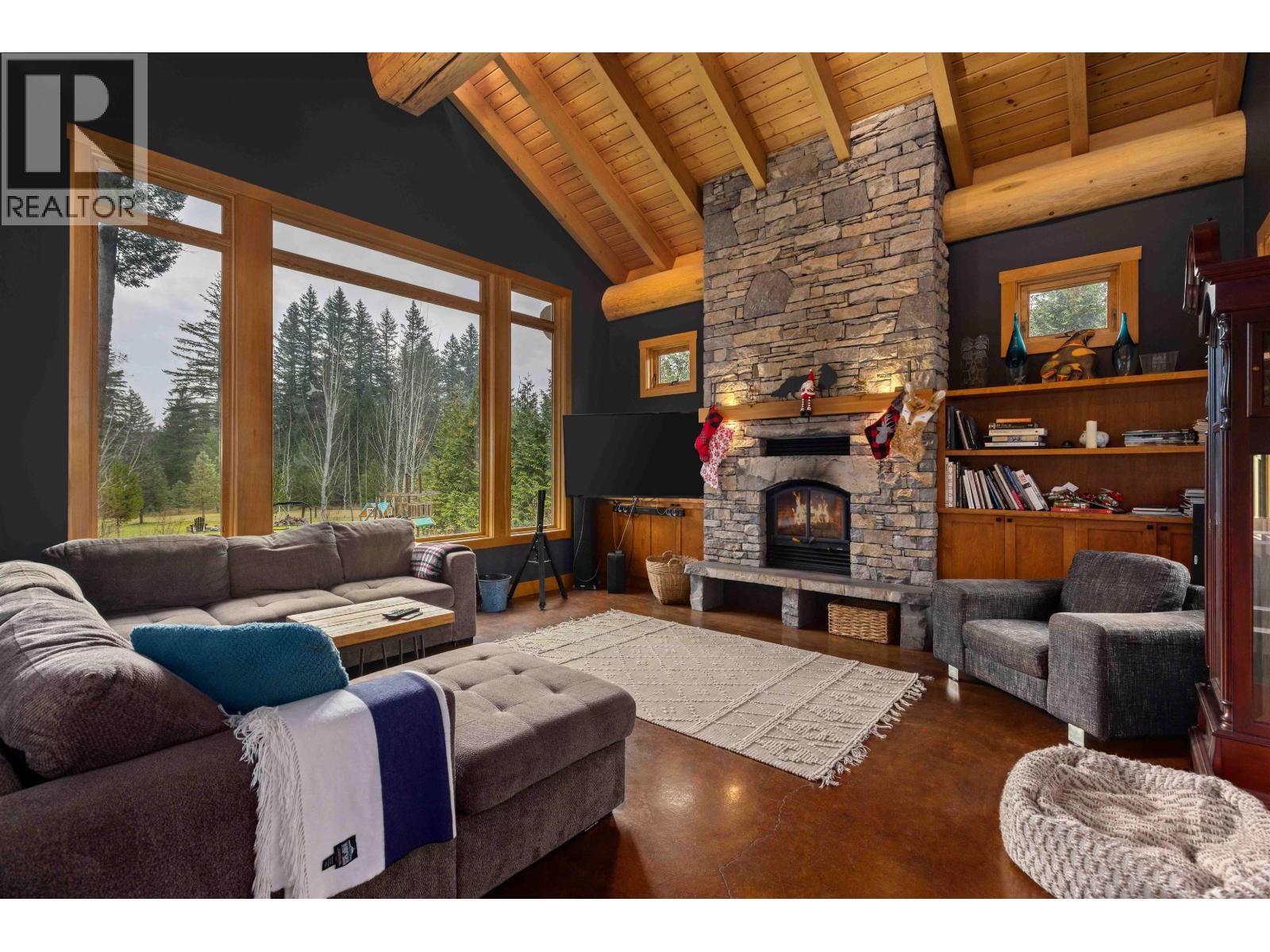 7703 Pemberton Portage Road, Pemberton, British Columbia  V0N 2L0 - Photo 4 - R3084272