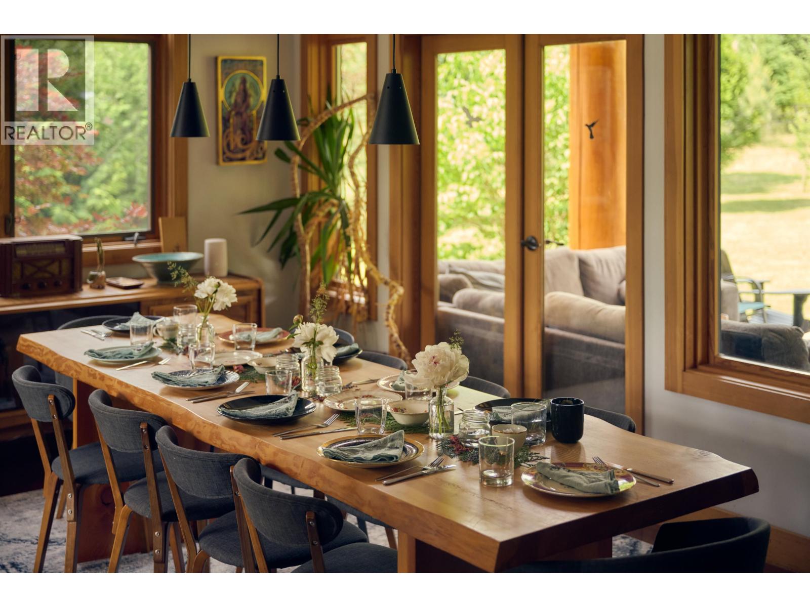 7703 Pemberton Portage Road, Pemberton, British Columbia  V0N 2L0 - Photo 7 - R3084272