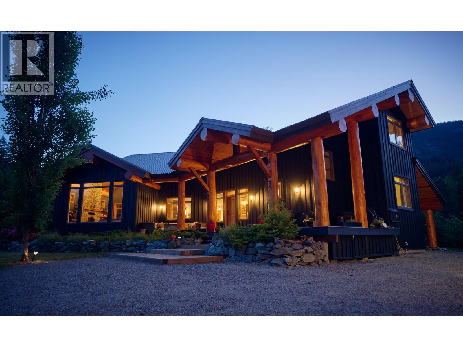 7703 PEMBERTON PORTAGE ROAD, Pemberton, British Columbia