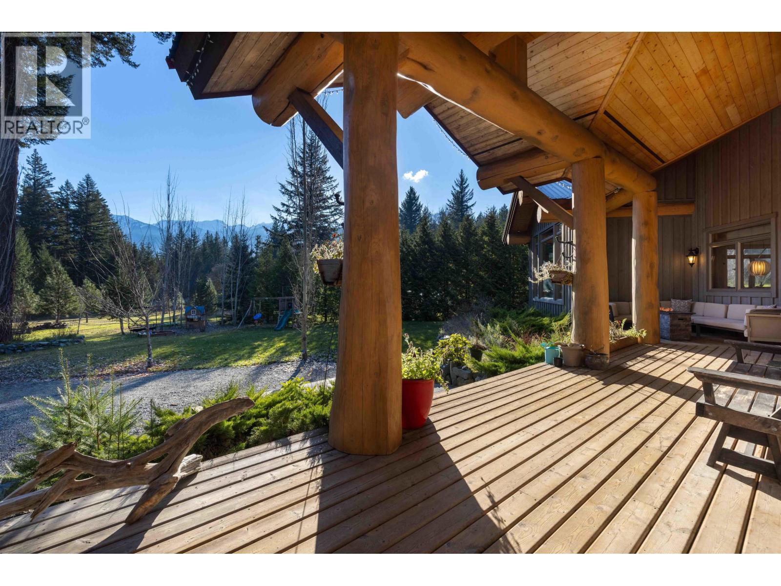 7703 Pemberton Portage Road, Pemberton, British Columbia  V0N 2L0 - Photo 39 - R3084272