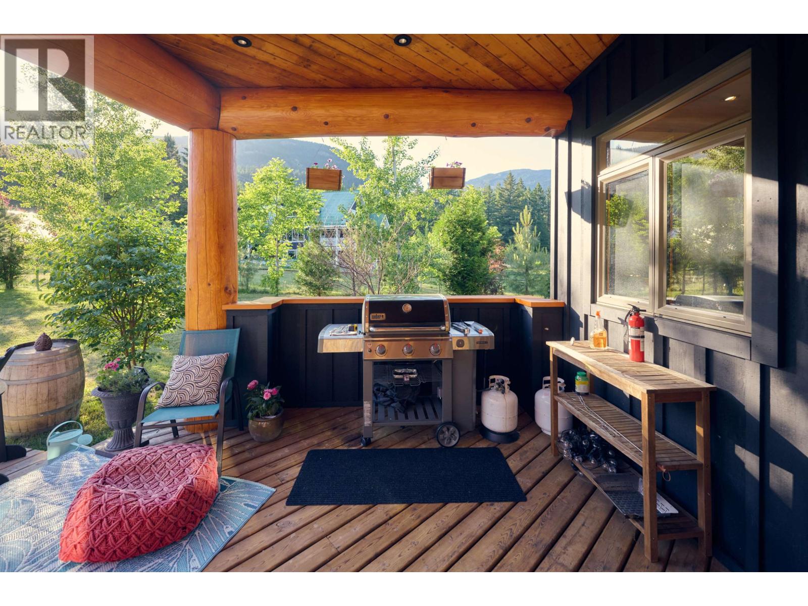 7703 Pemberton Portage Road, Pemberton, British Columbia  V0N 2L0 - Photo 22 - R3084272