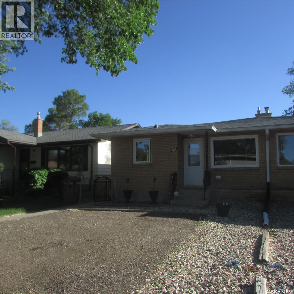 320 Froom Crescent, Regina, Saskatchewan  S4N 1B7 - Photo 2 - SK039134