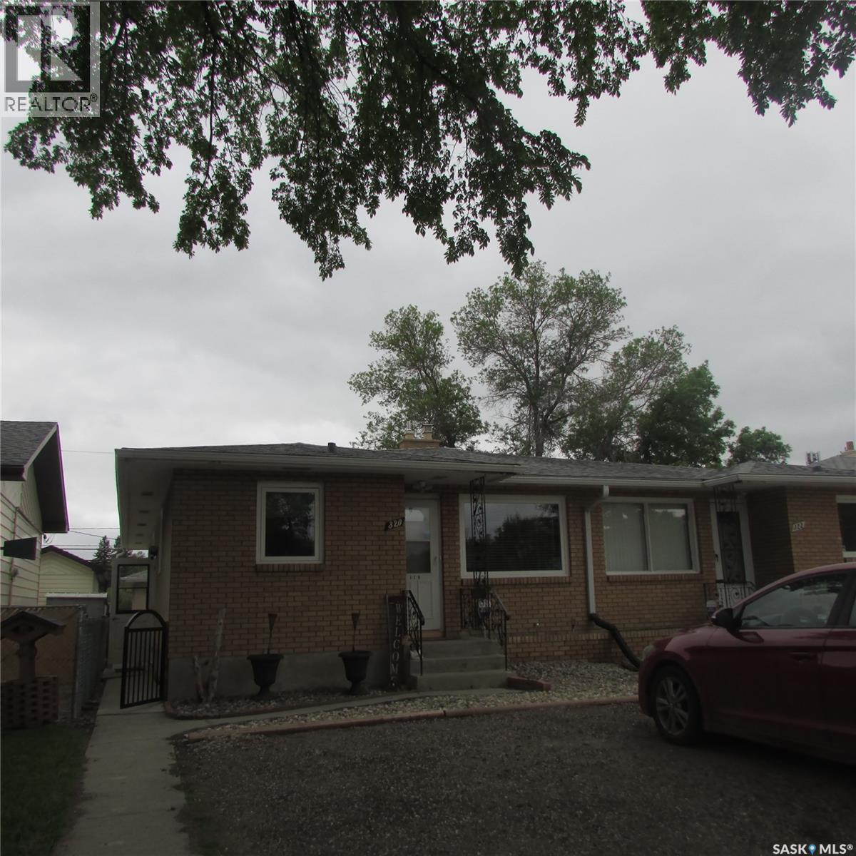 320 Froom Crescent, Regina, Saskatchewan  S4N 1B7 - Photo 3 - SK039134