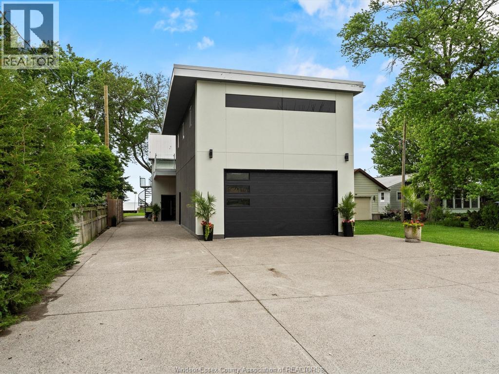 1674 CAILLE AVENUE, Lakeshore, Ontario