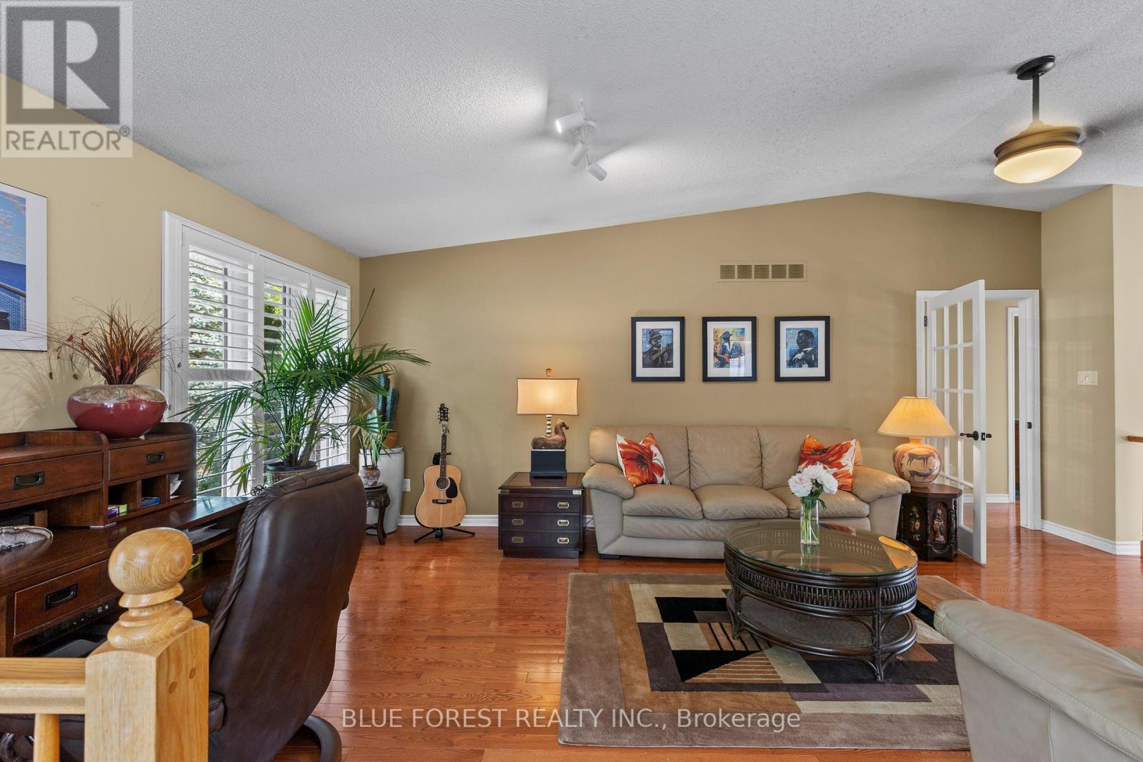 29 Village Gate Crescent, Thames Centre, Ontario  N0L 1G3 - Photo 10 - X13434432